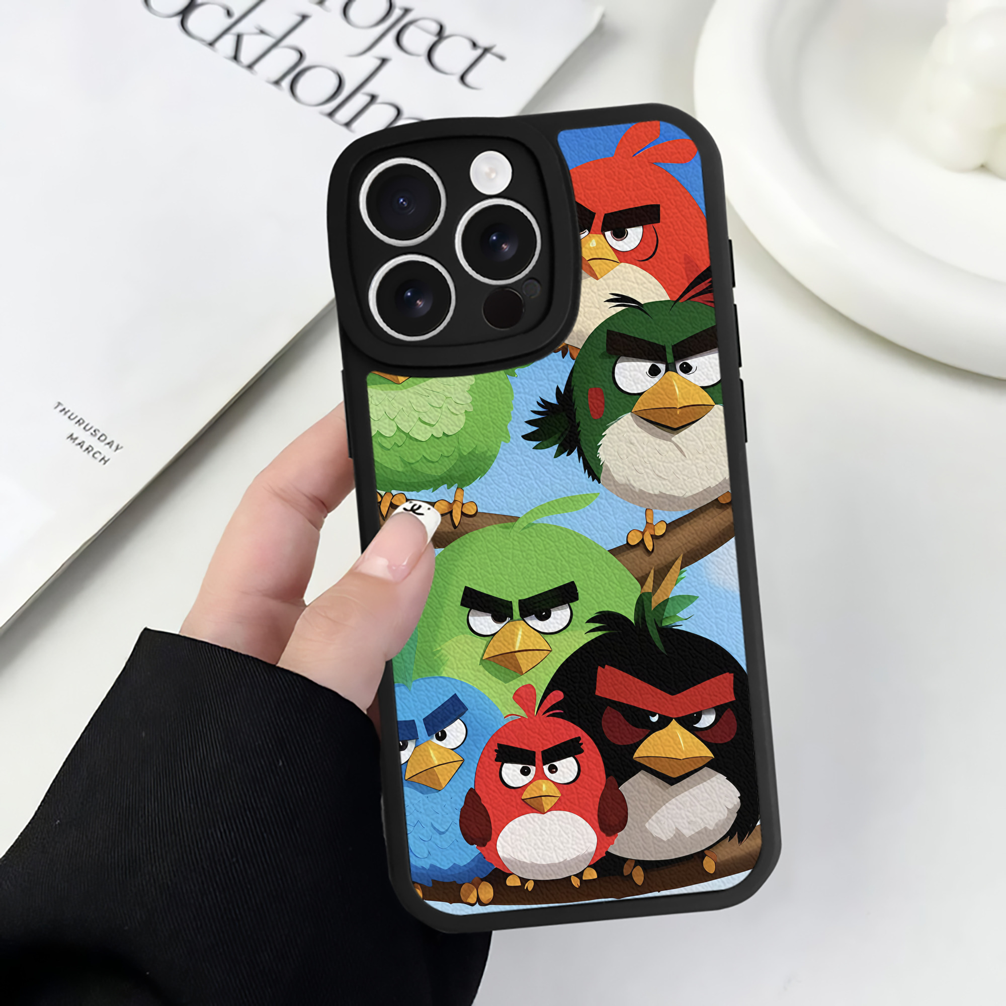 （画像用） Angry Birds アングリーバード 【iPhone 16シリーズ対応】シリコンスマホケース（レザー調） 材質：シリコン
